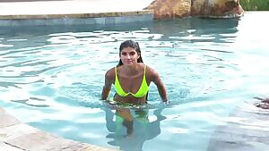 Analyse getting out of pool slow-mo 60fps interpolation GIF