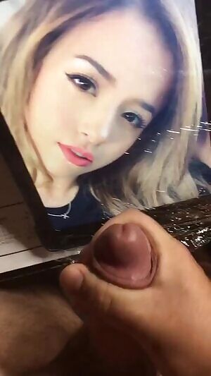 couldn't resist Pokimane