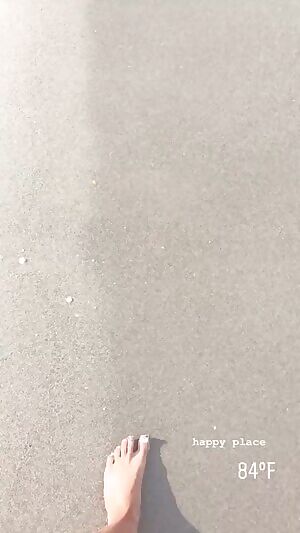 She makes me wanna stroke and shoot a puddle. wanna join?