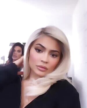 - Instagram Post / Story With Kendall