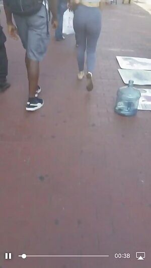 Grey leggings with a phat booty