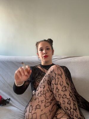 Long Sexy Legs BareFootMilf Beta Betaslave