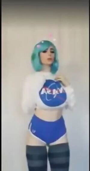 The mounds on Earth-chan