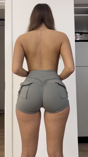 need a face to squat on