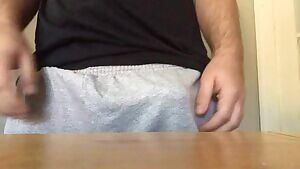 Do we enjoy cumshots here? Goes without saying, straight men beware the click.