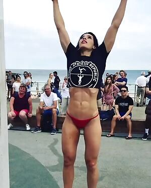 Such impressive abdominal definition