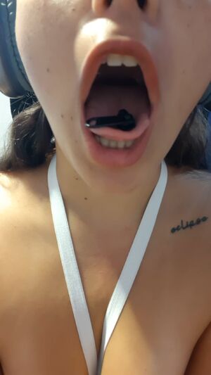 Fake Ass Babe Big Tits Blowjob