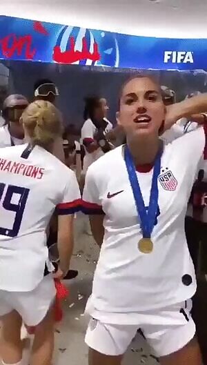 Alex Morgan needs to be gangbanged