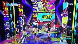 TWICE - Jeongyeon in a miniskirt....