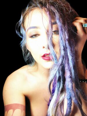 Hippie Chicks Amateur Dreads Eye Contact