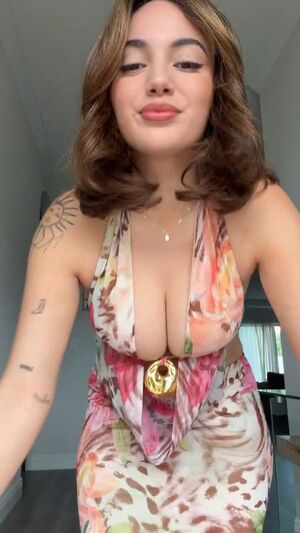 Dancing 19honeysuckle 24/7 Big Tits Curvy