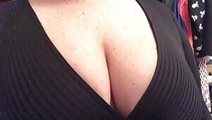 Wanna kiss each freckles?