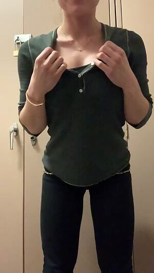 being a horny bitch at work but what tf else is new