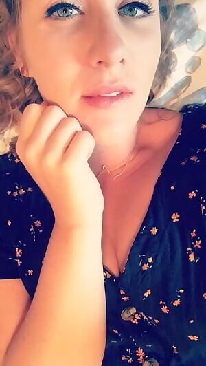 Blondie Wife Milf playing with her yummy sexy hot pussy 👅 #part6