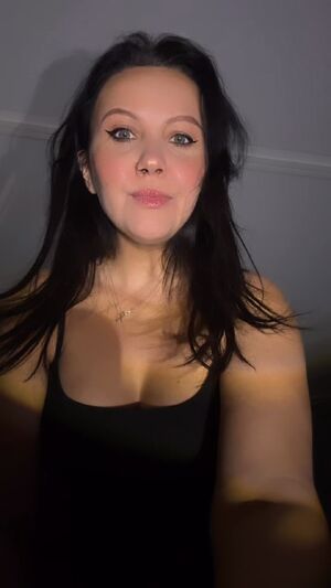 Do u think I'm worthy of a good fuck at 40 or not? [f]