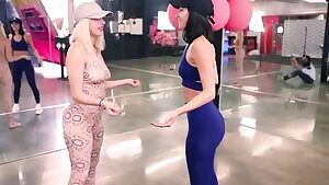 Lexi pantera and Lele pons twerking