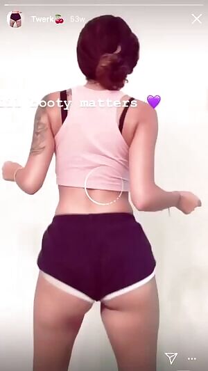Booty shorts jiggling