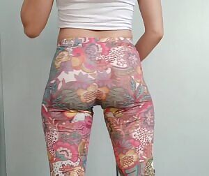 Taking off my leggings 👀