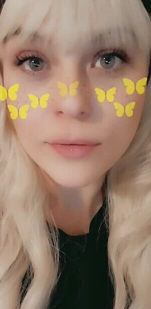 Wanna paint my face? 😋