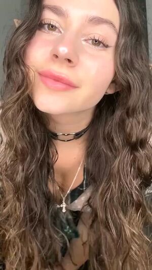 Pussy Fingering 18 Years Old Bunny