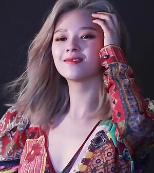 Jeongyeon looking delicious