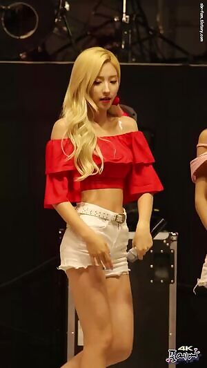 Sexy Eunseo + Sexy Seola gfy in comments