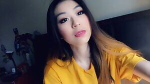 trying to look like a hentai gorl