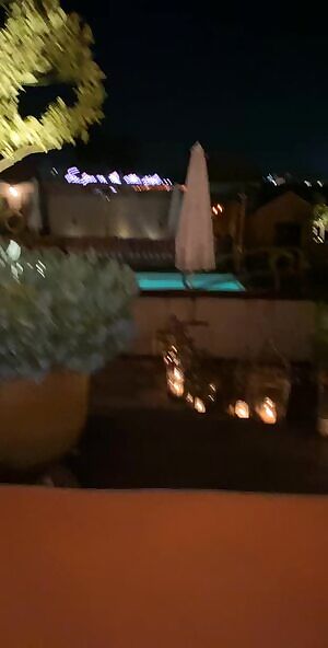 Sneaky Pantyless Flash