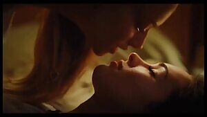 Megan Fox and Amanda Seyfried legendary lesbian scene