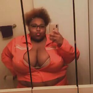 Can't contain those tits