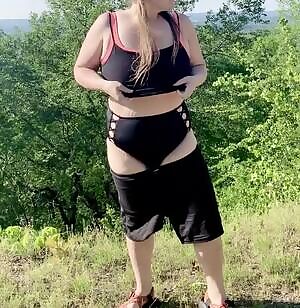 Wanna go hiking? 😋 Hope that other family didn’t see..