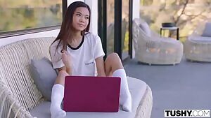 Vina Sky Taking Huge White Cock into AnalHole