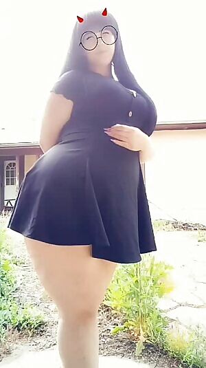 I'm here to put a smile on your face and a boner in your pants! 🖤