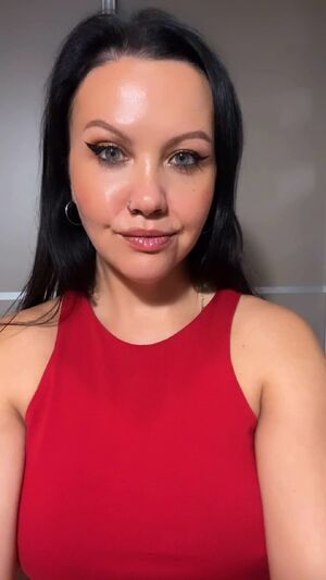 Today, mommy is hot. Do u like this mood? [F]