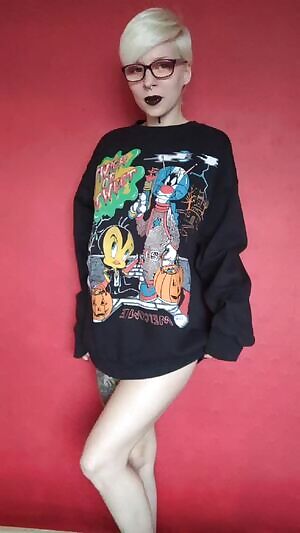 I love my spooky jumper 🎃on/off