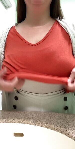 I know some of you have been looking forward to titty tuesday. 😏 enjoy.