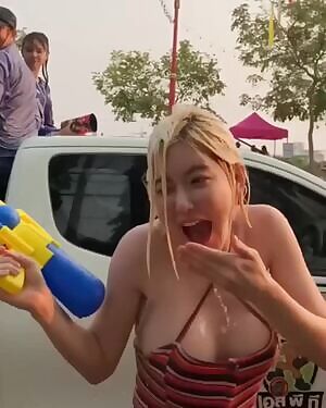 DJ Soda - Ready to pop out