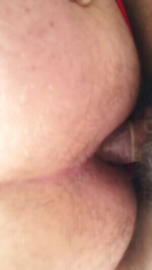 I got fucked by a married dude... the video blurs when he decices to put the phone down and fuck me deep until he cums