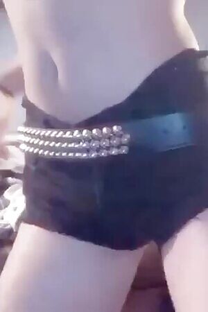 can i sit in ur lap?