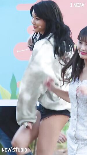 Momoland - Hyebin 🍑