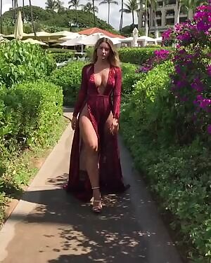 Sierra Skye looks like a queen walking to her throne