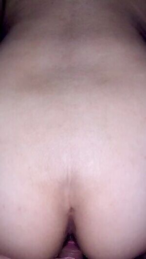 Asian wifey has a bit of a leak 👌