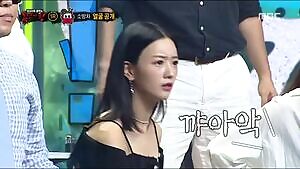 Apink - Bomi Little Cleavage