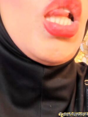 Sweet Hijabis Amateur Arab Hijab Lips