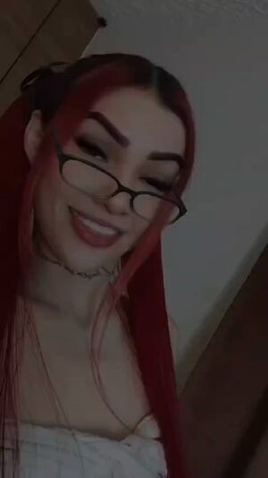 Split Tongues Amateur Anal Play Camgirl