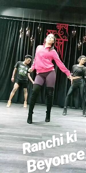 I got a thing for girls dancing erotically.