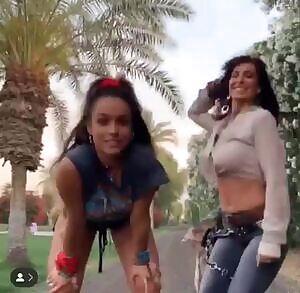 Sommer and her mom slap each other's ass