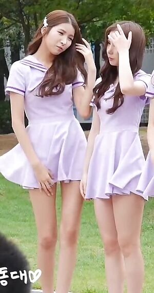 Gfriend Sowon enjoying Eunha‘s body