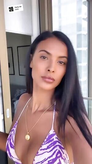 her figure is so sexy! wow.