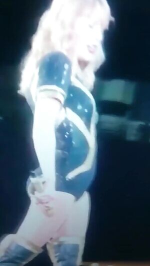 Taylor Swift - different kind of babecock